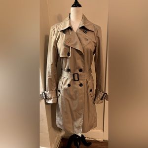 Banana Republic, woman’s trench, size med